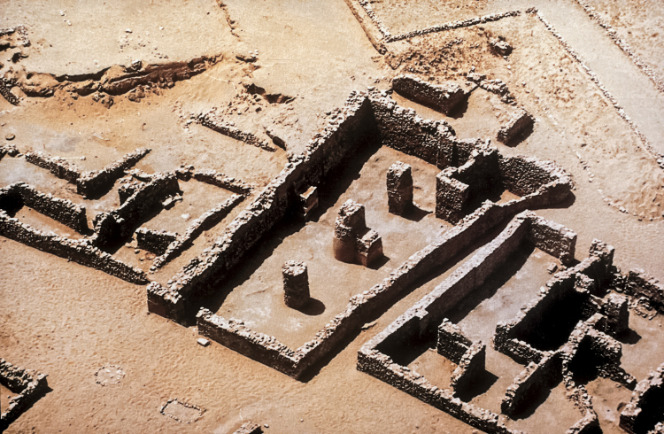 The digs at Saar Archaeological Site have proved the existence of an organised lifestyle with well-ordered roads, houses and courtyards and a central marketplace