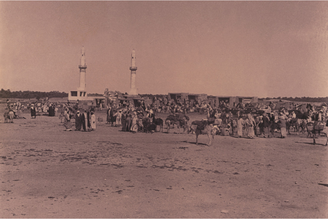 Khamis ( Thursday ) Market next to Khamis Mosque