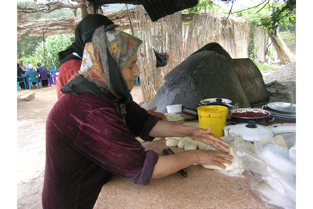 Syrian fresh bread always tastes good